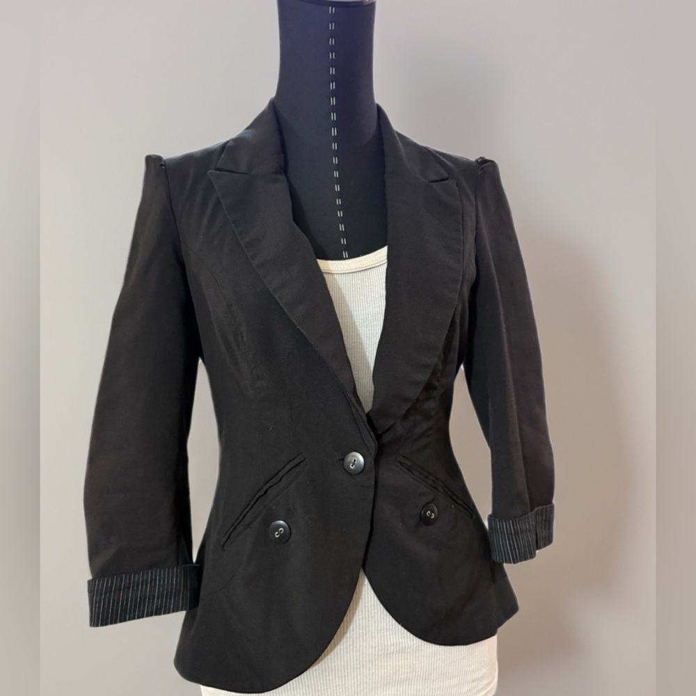 Ali & Kris Lightweight Black Blazer with Button Detail